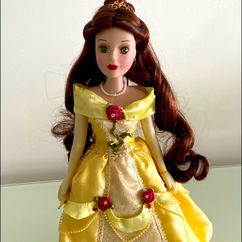 Disney Princess Belle Brass Key Keepsakes 2005 Porcelain Doll. In box